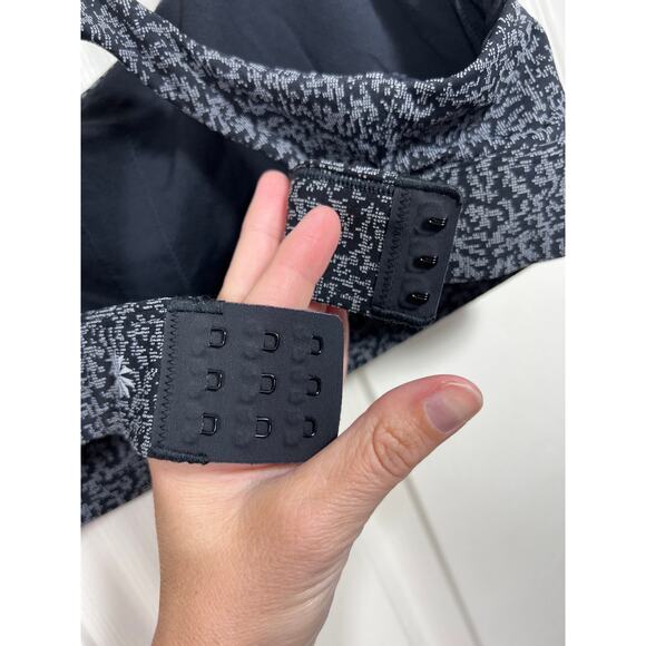 Athleta Women's Sports Bra Athletic Criss-Cross Back Gym Workout Large - Picture 3 of 5